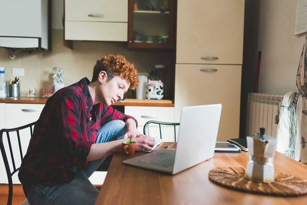 Wie verbessert man die Effektivität von Online-Tutoring für Schüler in ländlichen Gebieten?